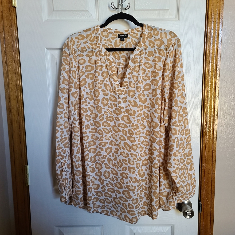 Torrid Size 2 Blouse